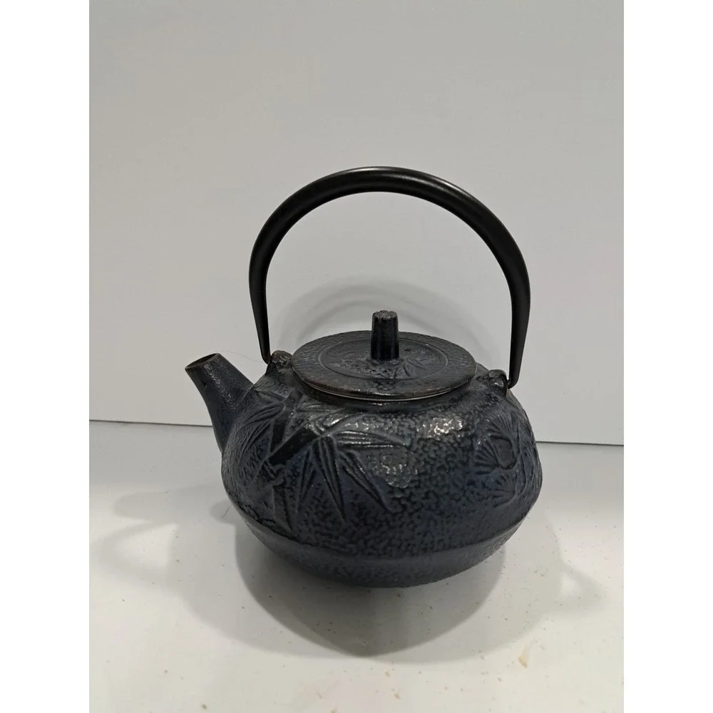Vintage‎ Small Japanese Cast Iron Kettle Tree Designs Teapot W/ Infuser Unsigned